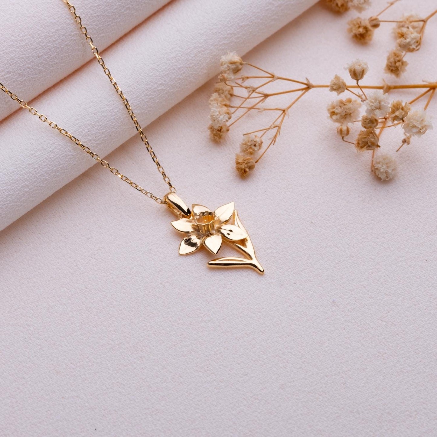 Daffodil Narcissus Pendant Necklace,Silver Daffodil Necklace,Birth Flower Jewelry,Floral Necklace,Handmade Necklace,Gift,Dainty Necklace,