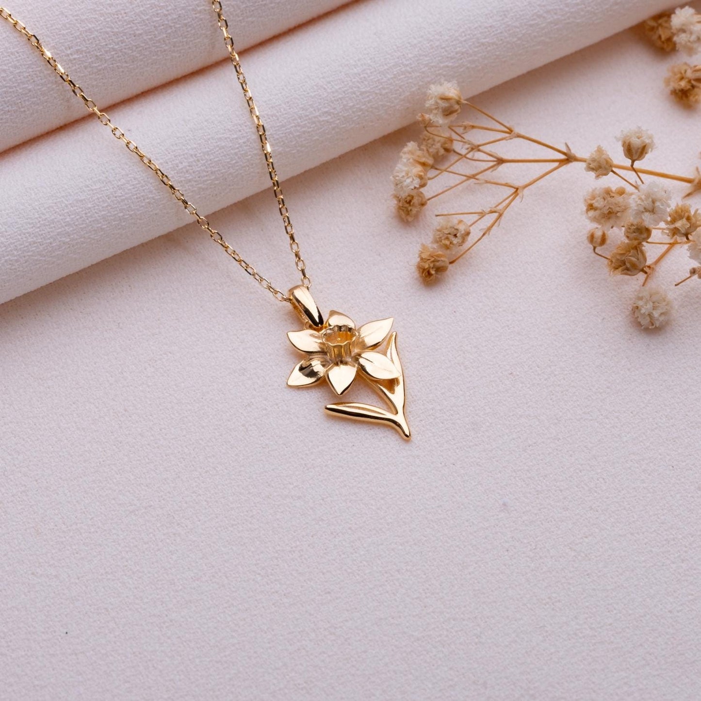 Daffodil Narcissus Pendant Necklace,Silver Daffodil Necklace,Birth Flower Jewelry,Floral Necklace,Handmade Necklace,Gift,Dainty Necklace,