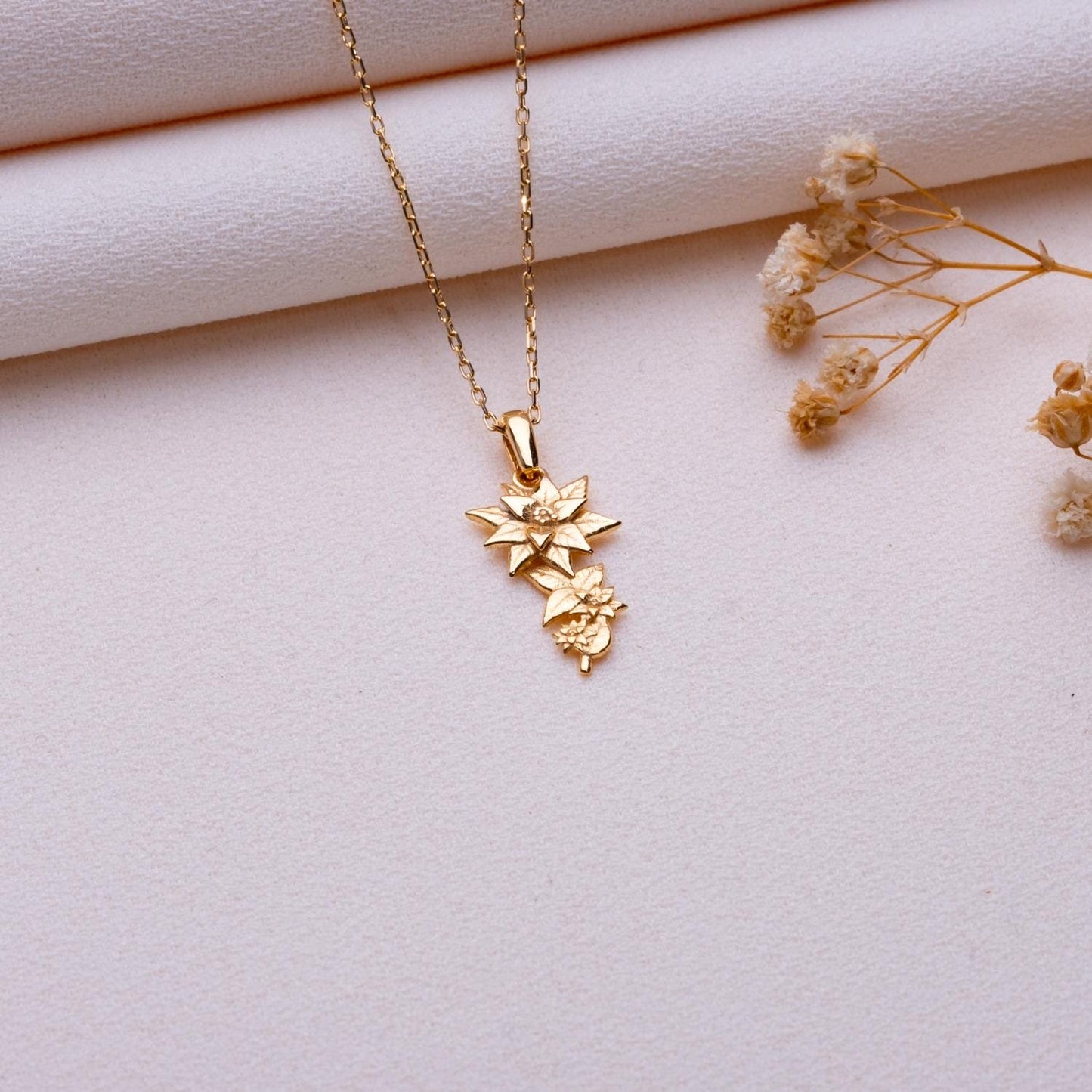 Lily Flower Necklace,Water Lily Pendant,Lily Flower Jewelry,Personalized Gift,Custom Anniversary Necklace,Birthday,Baby Gift,Grandma Jewelry