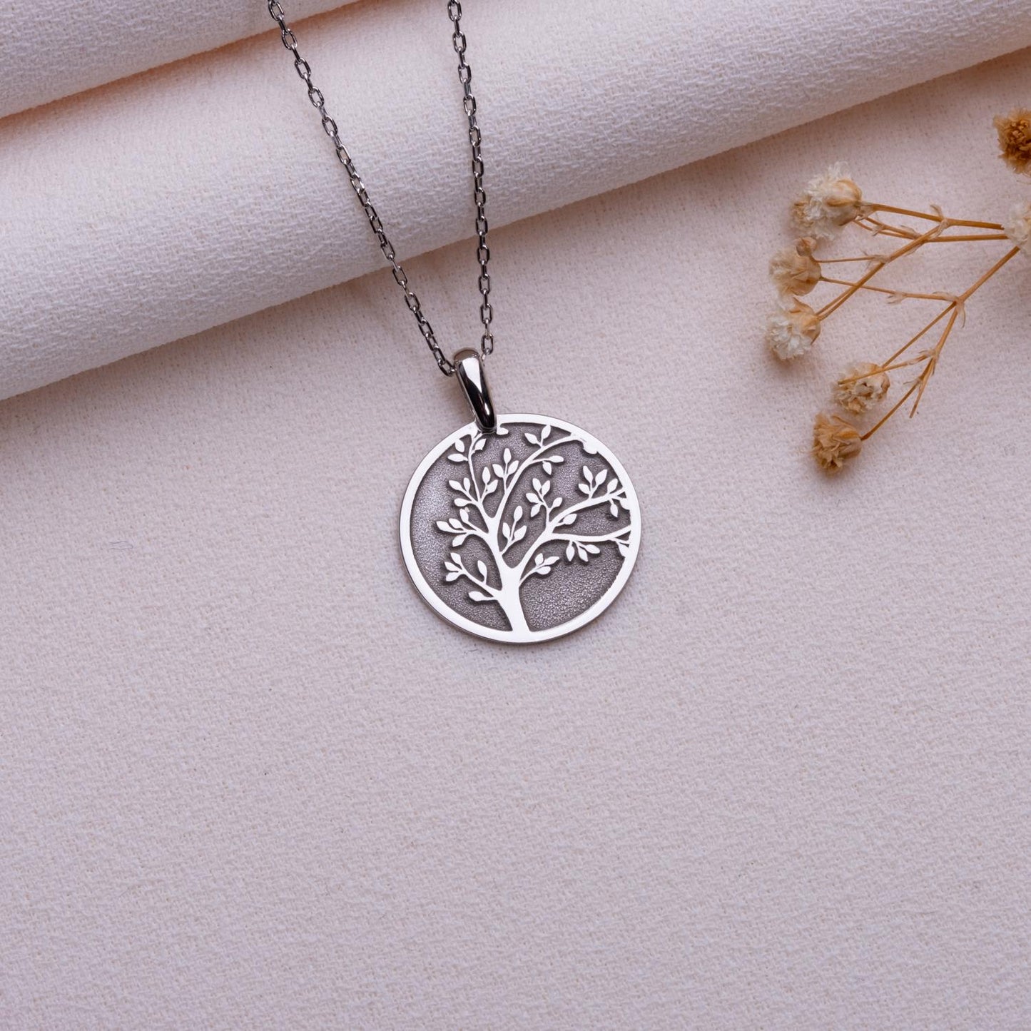 Tree of Life Necklace,Handmade Silver or Gold Family Tree Pendant, Dainty Statement Jewelry,Gift for Her, Pendant Necklace,Tree Life Jewelry