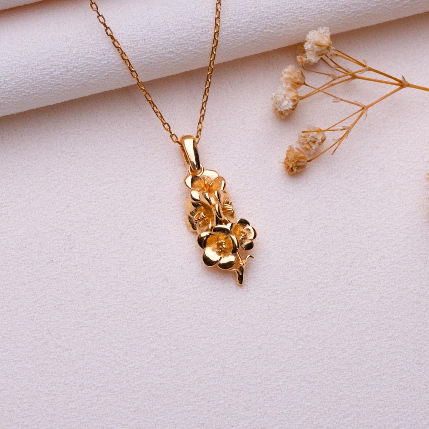 Larkspur Necklace,Birth Flower Pendant,Floral Birth Jewelry,Daisy Necklace,Mama Necklace,New Mom Necklace,Handmade 925 Sterling Silver Charm