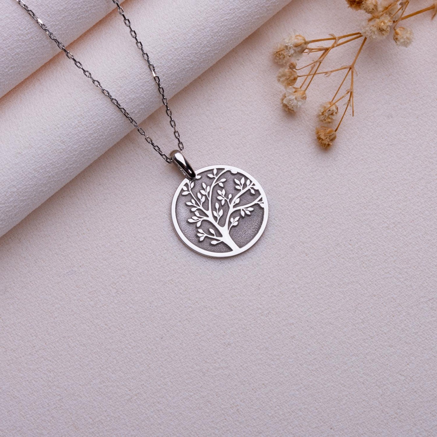 Tree of Life Necklace,Handmade Silver or Gold Family Tree Pendant, Dainty Statement Jewelry,Gift for Her, Pendant Necklace,Tree Life Jewelry