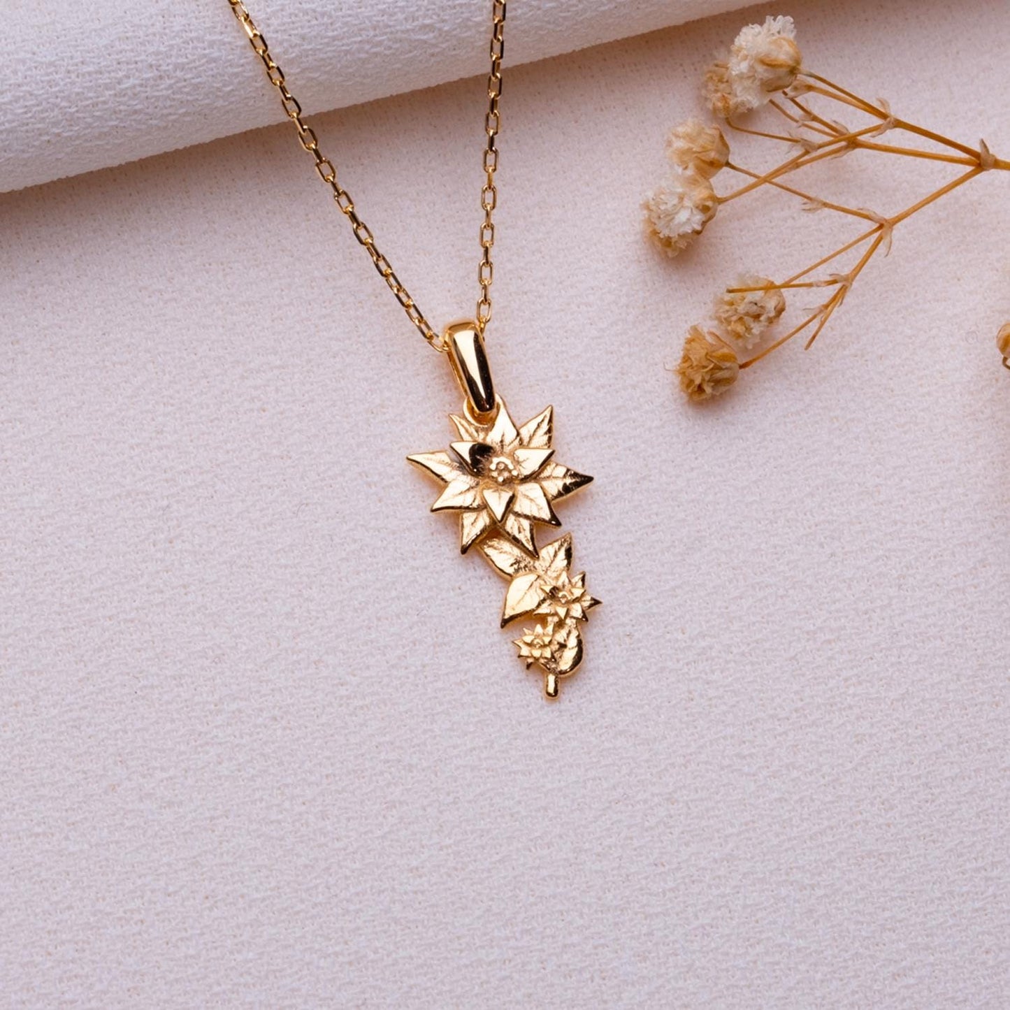 Lily Flower Necklace,Water Lily Pendant,Lily Flower Jewelry,Personalized Gift,Custom Anniversary Necklace,Birthday,Baby Gift,Grandma Jewelry