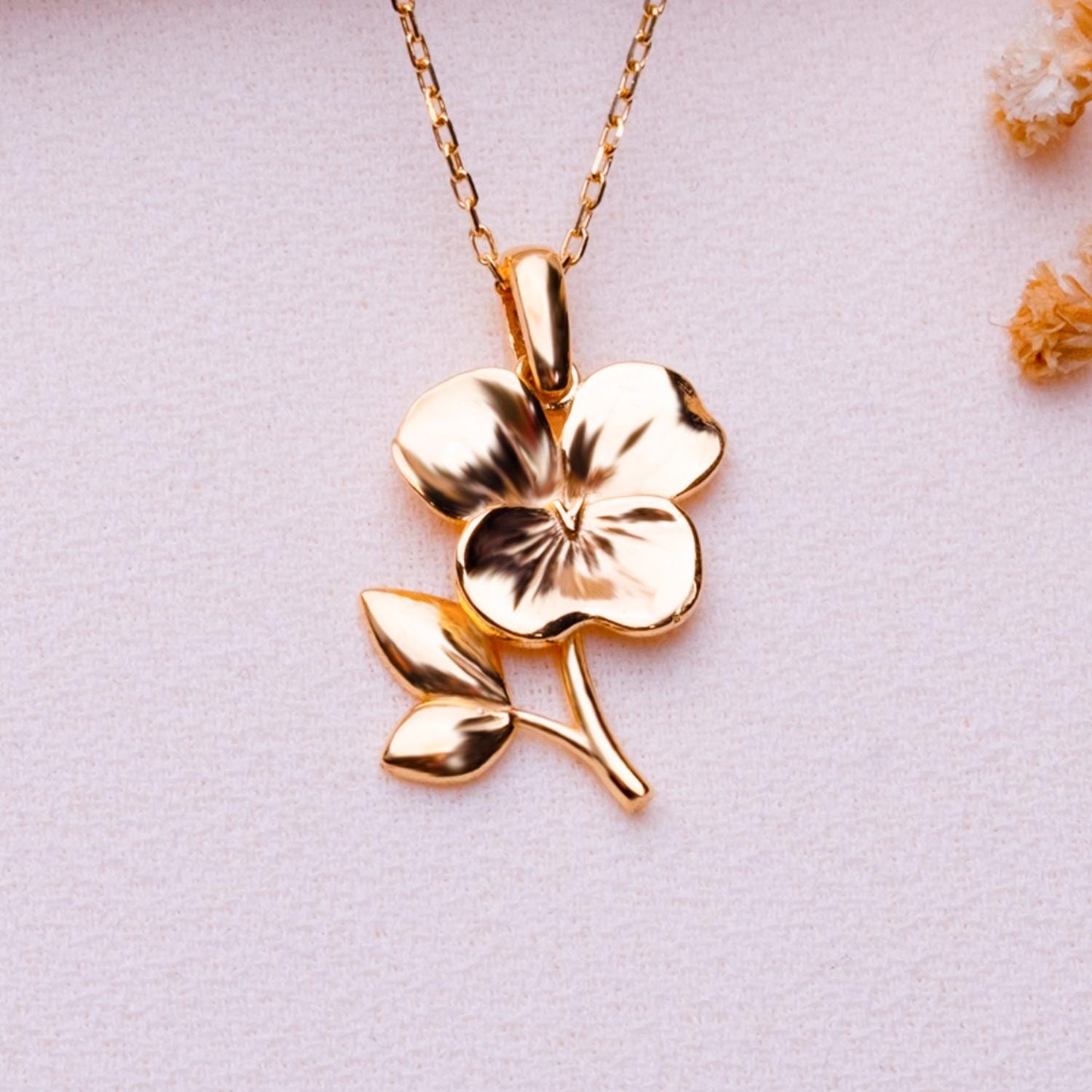Violet Flower Necklace • February Birth Flower Jewelry•Violet Charm Pendant•Botanical Nature Necklace•Floral Birthflower Gift•Purple Jewelry