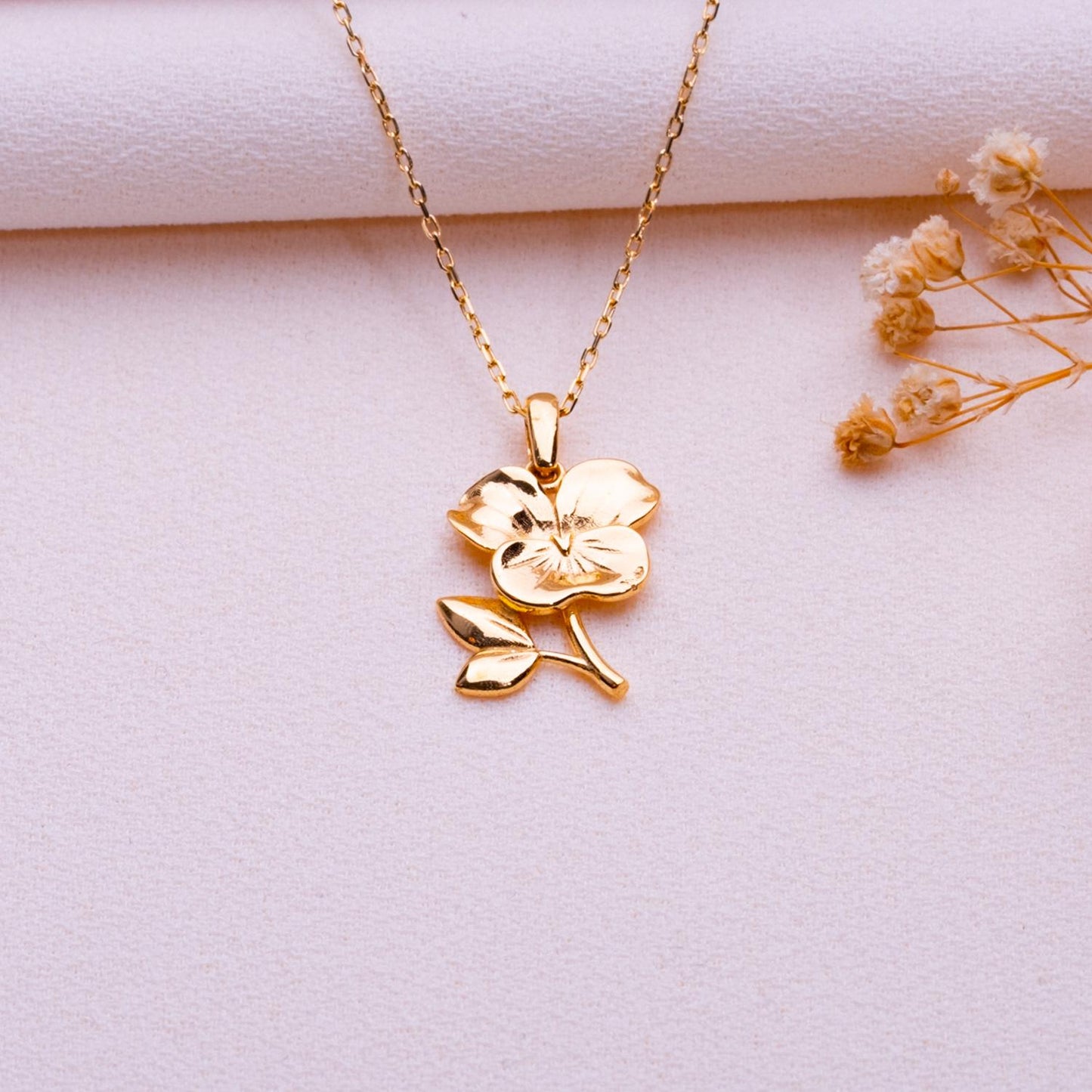 Violet Flower Necklace • February Birth Flower Jewelry•Violet Charm Pendant•Botanical Nature Necklace•Floral Birthflower Gift•Purple Jewelry