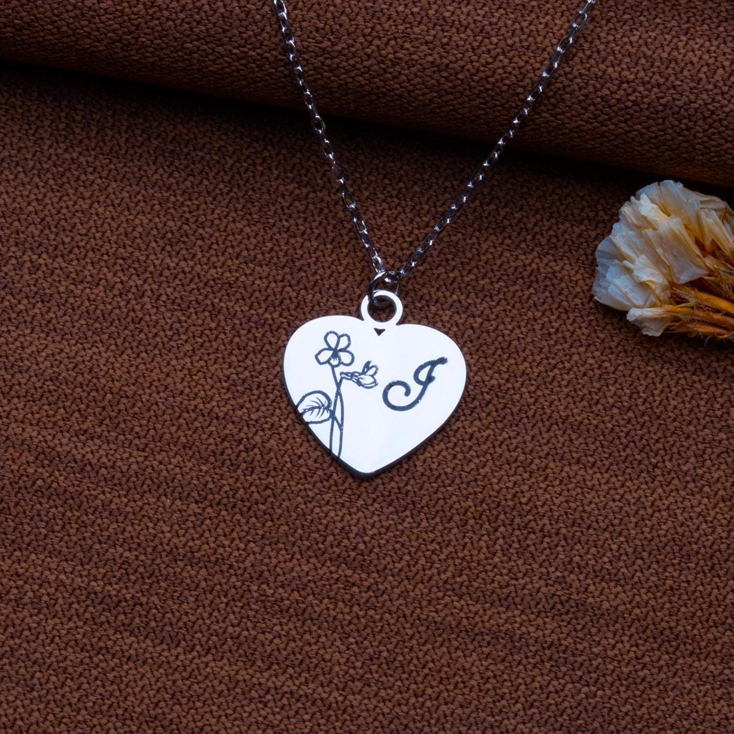 Heart Initial Necklace –Personalized Silver Flower Pendant,Custom Letter Jewelry for Her,Dainty Floral Charm,Handmade Gift,Monogram Necklace