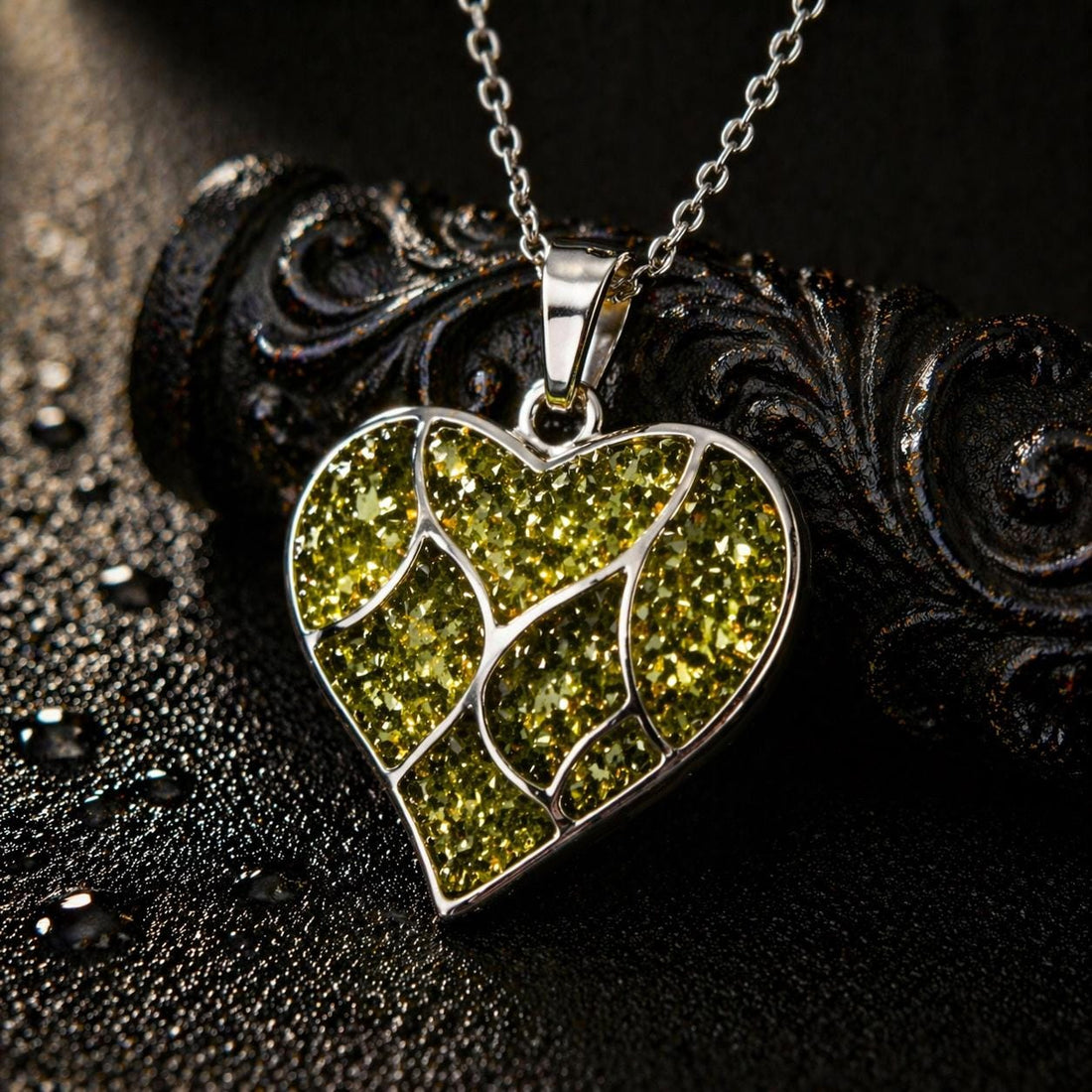 Peridot Heart: History, Meaning, and Jewelry Symbolism