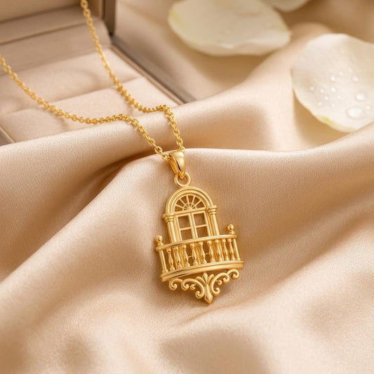Royal Balcony: History, Meaning, and Jewelry Symbolism