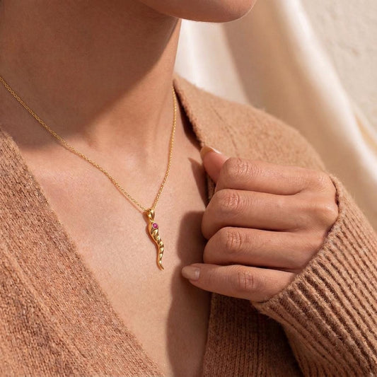 Birthstone Horn: History, Meaning, and Jewelry Symbolism