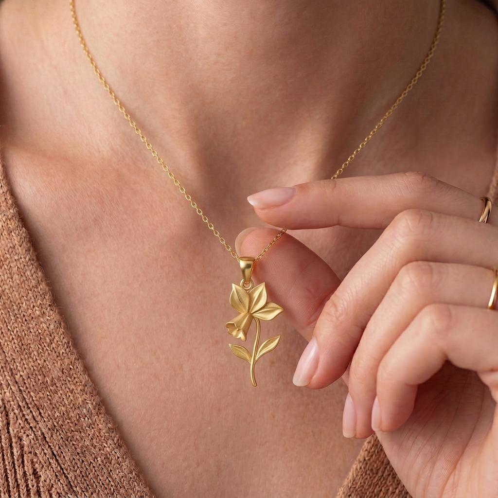 Cyclamen Flower: History, Meaning, and Jewelry Symbolism