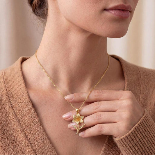 Amaryllis Flower: History, Meaning, and Jewelry Symbolism