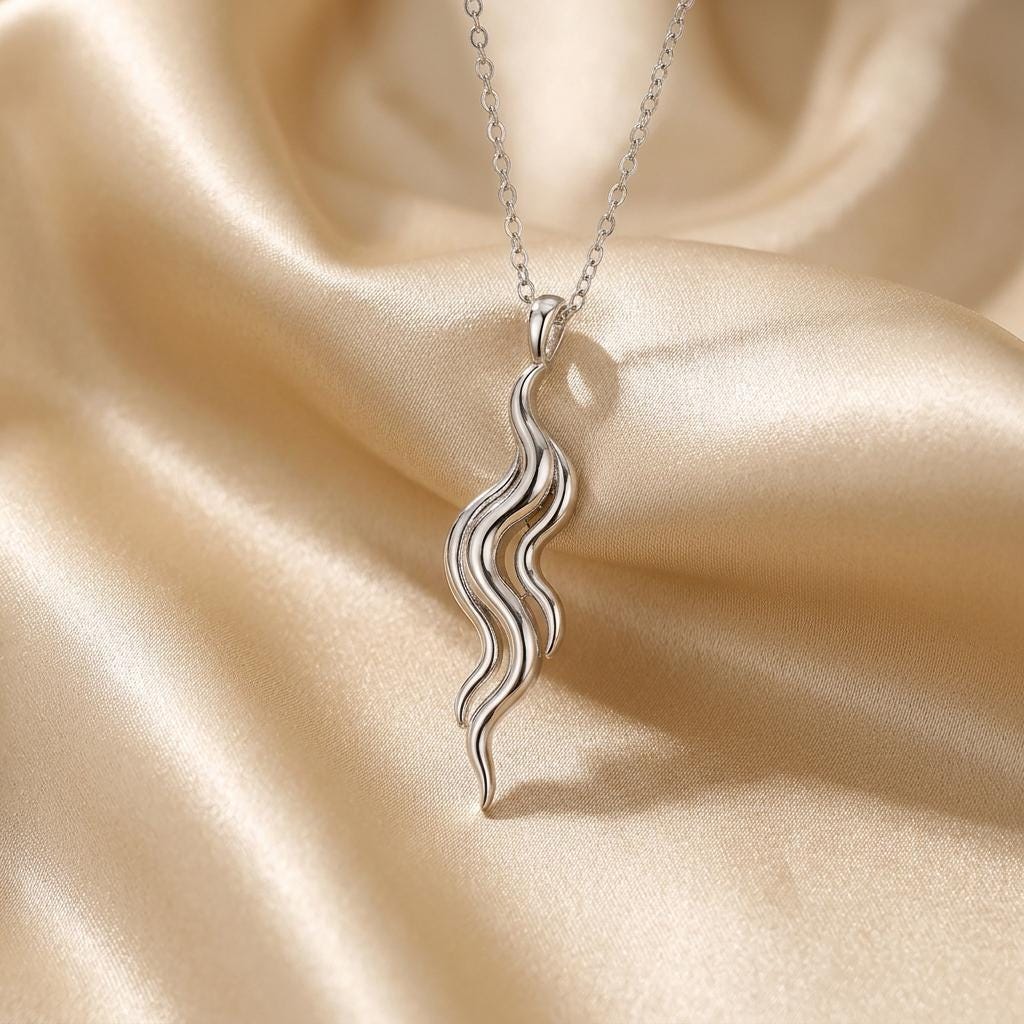Aurora Vein jewelry design featured in the Rimossa meaning guide