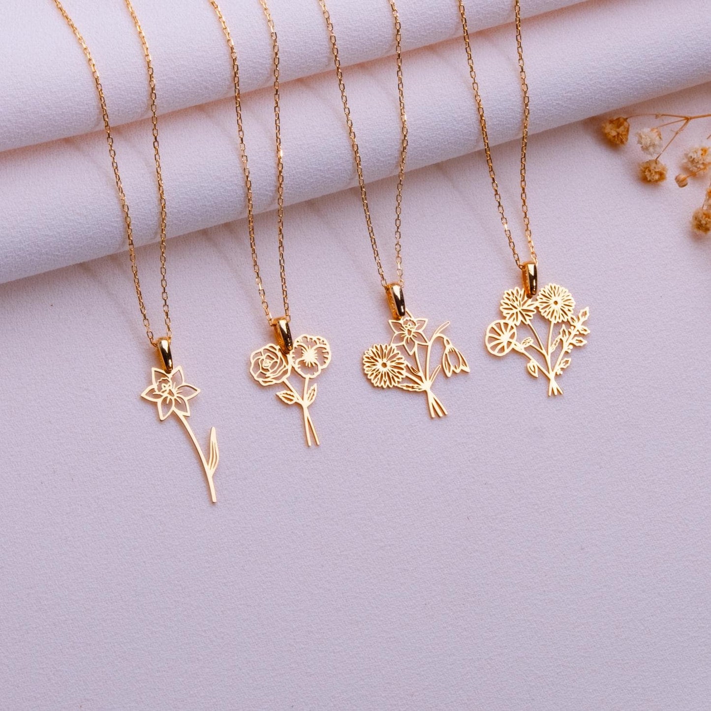 Bouquet Birth Flower Pendant -Dainty Gold Floral Necklace,Personalized Birth Month Jewelry Gift,Anniversary Gift for Her,Necklaces for Women