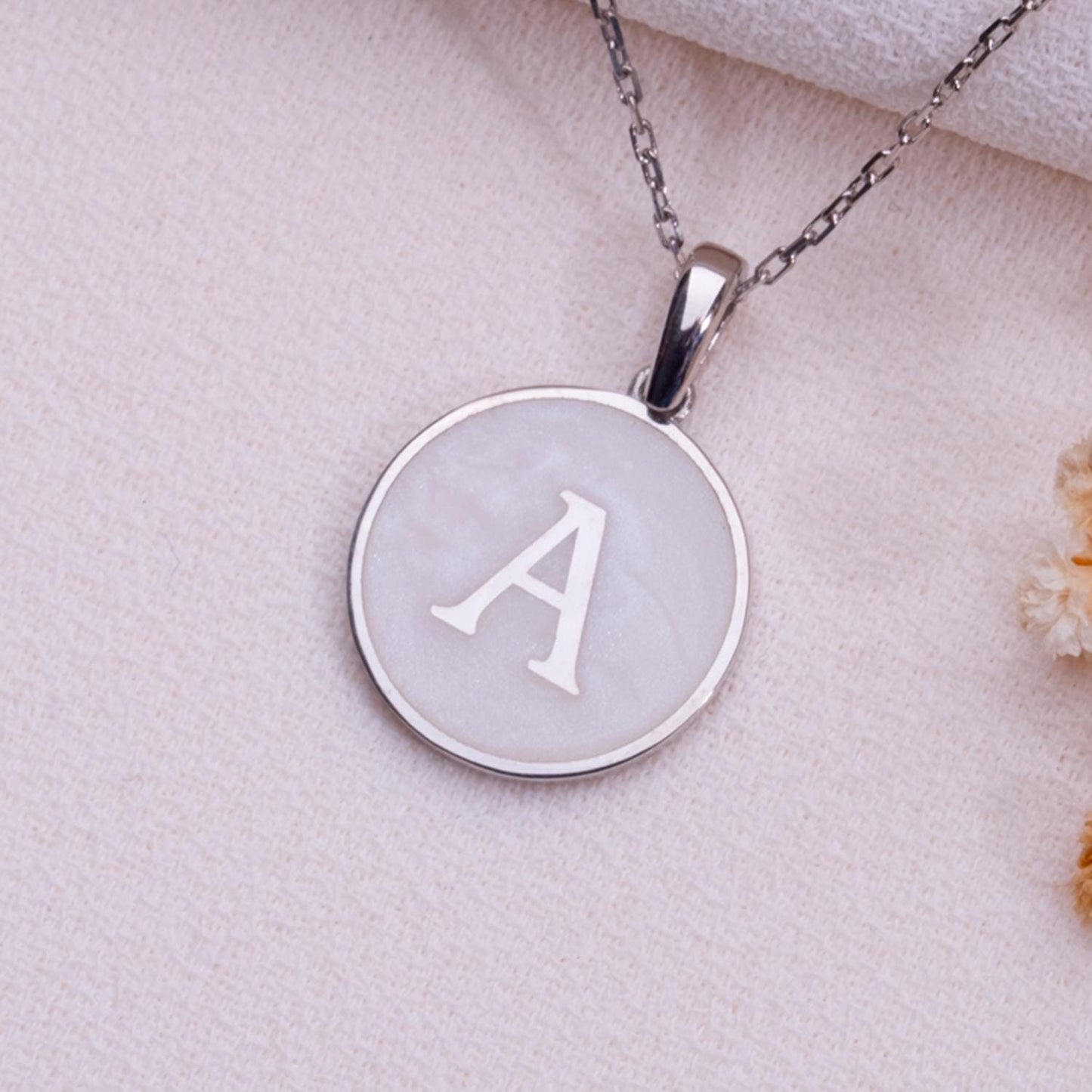 Initial Letter Necklace – Personalized Silver Disc Pendant with Mother of Pearl Effect,Custom Monogram Jewelry Gift for Her,Elegant Letter.