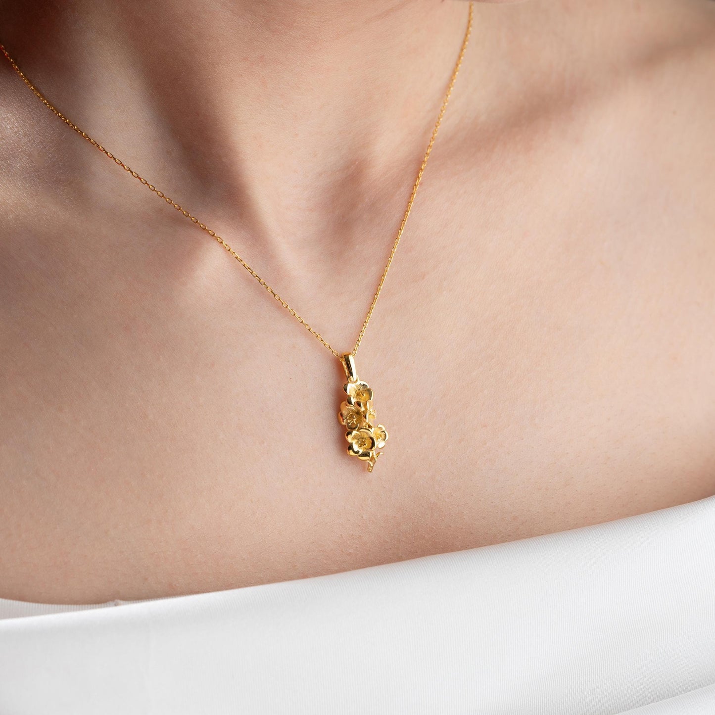Larkspur Necklace,Birth Flower Pendant,Floral Birth Jewelry,Daisy Necklace,Mama Necklace,New Mom Necklace,Handmade 925 Sterling Silver Charm