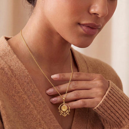 Eternal Daisy Crest Pendant | 925 Sterling Silver | Delicate Botanical Style | Meaningful Celebration Gift
