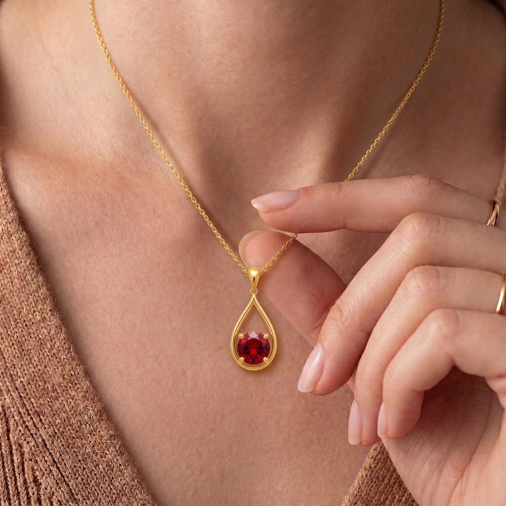 Divine Tear Necklace | 925 Sterling Silver | Elegant Teardrop Design | Special Occasion Gift