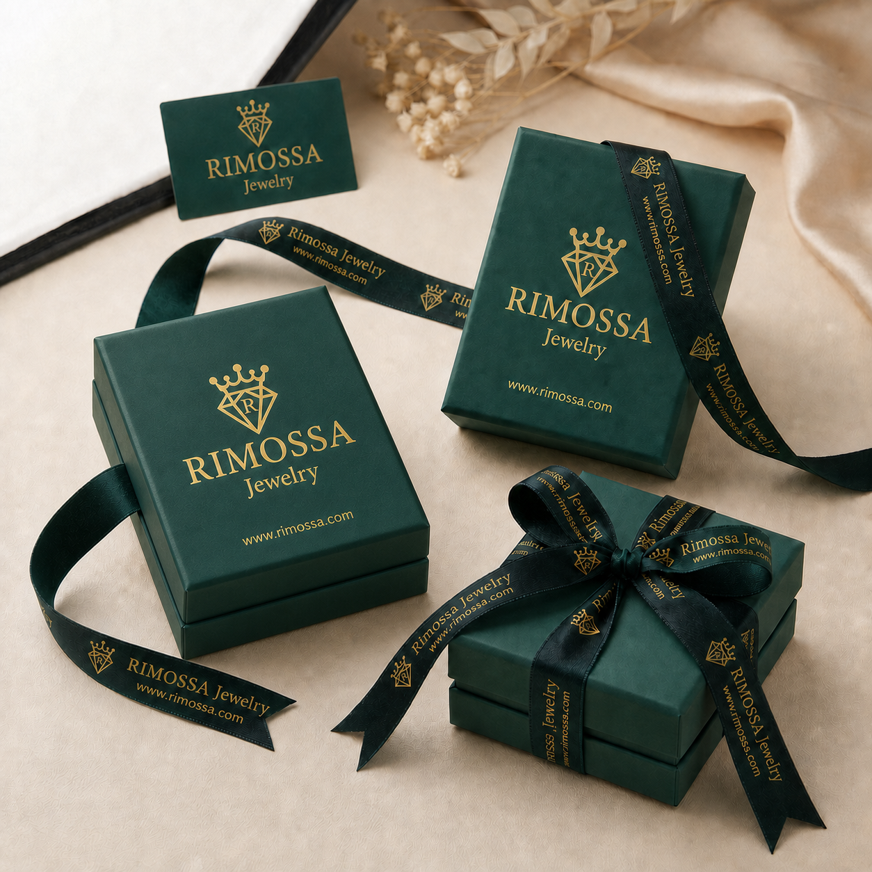 RIMOSSA Jewelry closed green gift boxes with branded ribbon